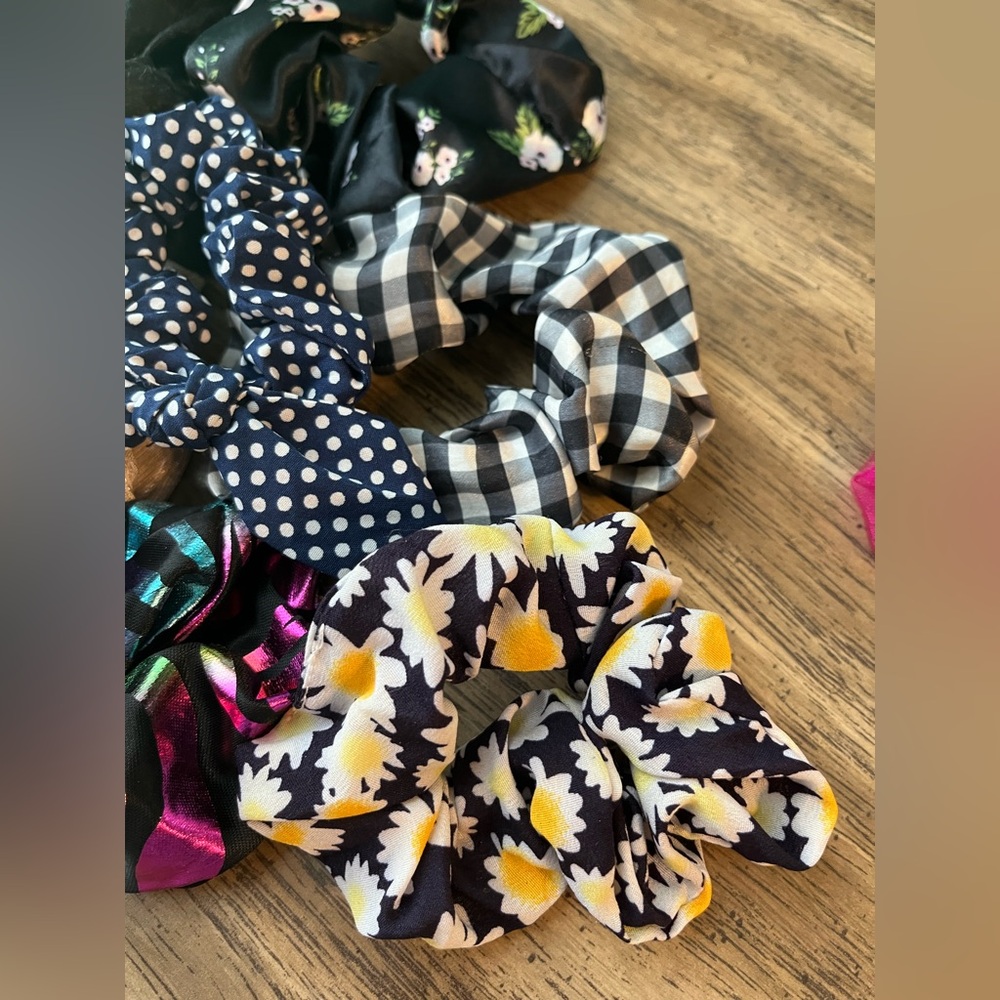 Colorful Scrunchie Bundle - Picture 4 of 5